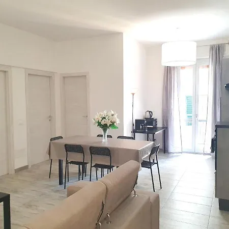 Savannah Charme لا سبيتسْيا